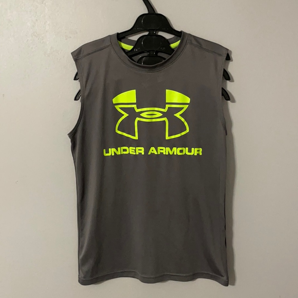 Under armor shirt